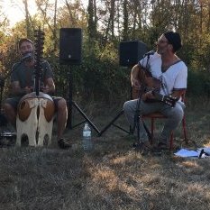 Magny - concert de Toumaya au jardin