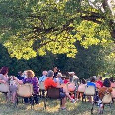 Concert de Fabio sous le frêne